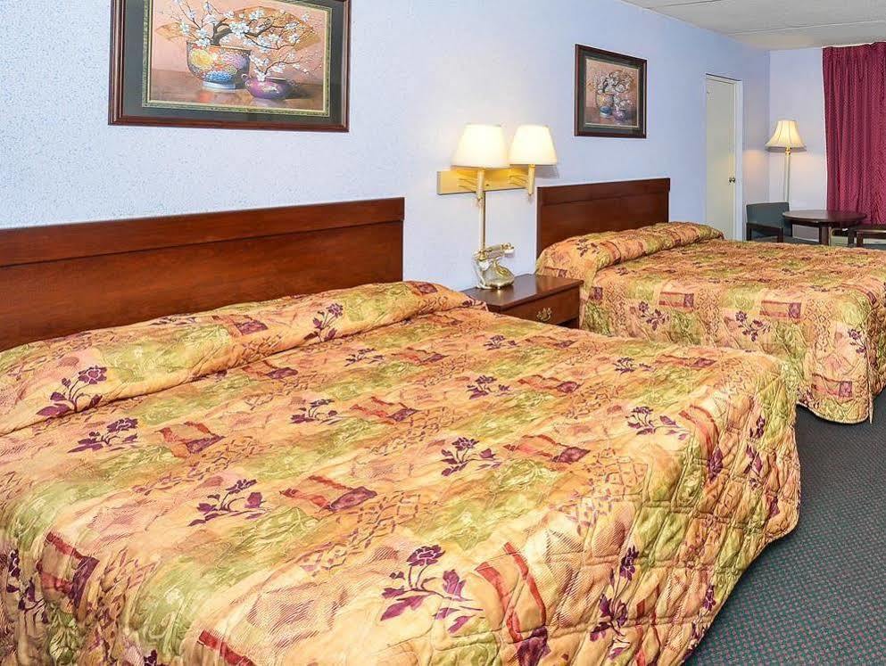 Americas Best Value Inn And Suites Knoxville Exterior foto