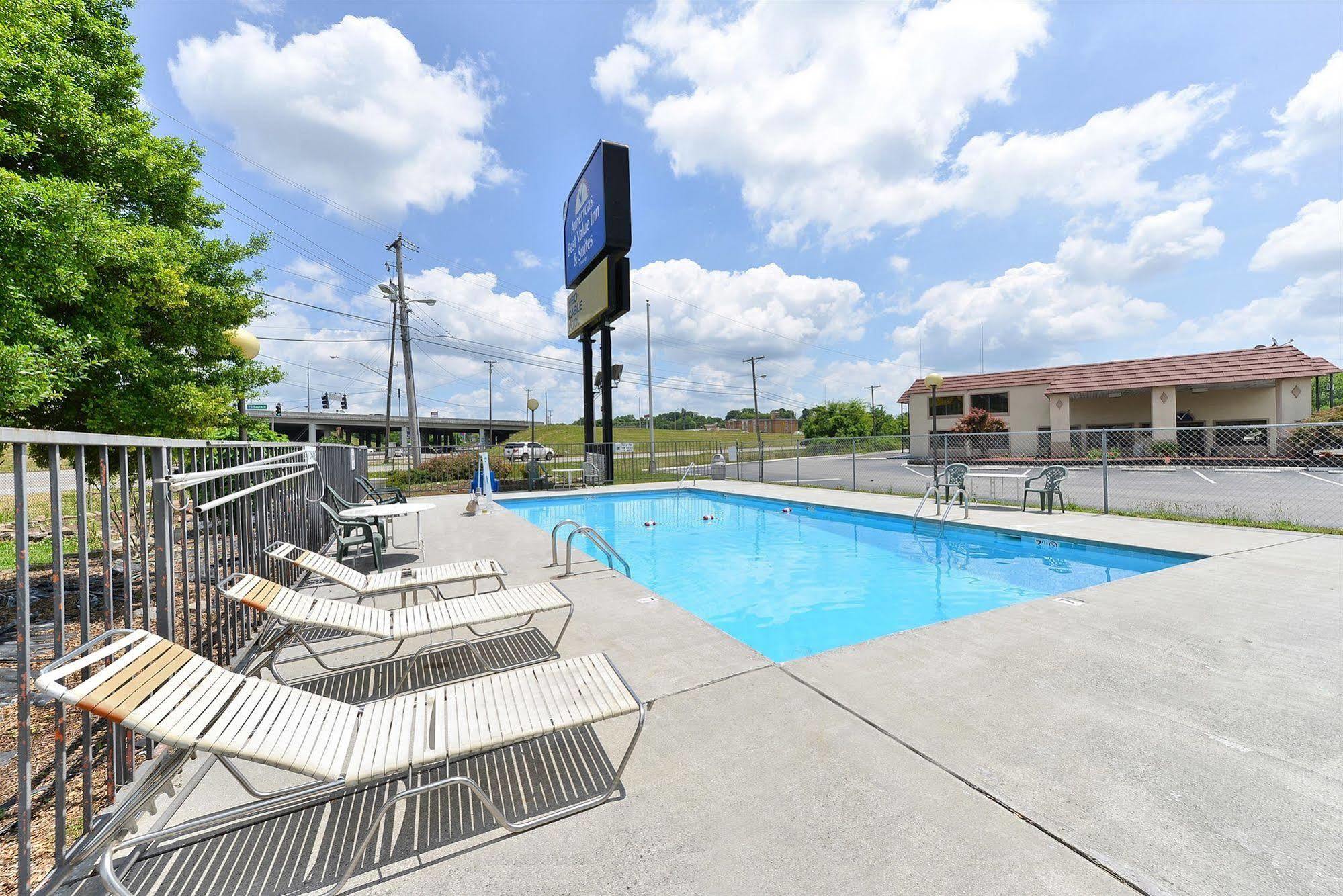 Americas Best Value Inn And Suites Knoxville Exterior foto